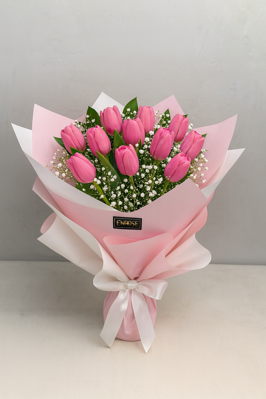 Buquê de 10 Tulipas Rosas Naturais com Embalagem Elegante