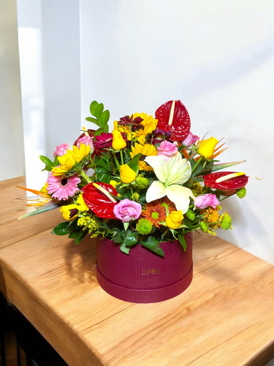 Arranjo Exuberante em Caixa Exclusiva ENROSE – 70cm de Largura