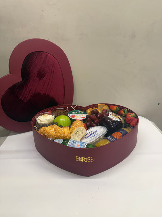 Cesta de Café da Manhã Coração ENROSE