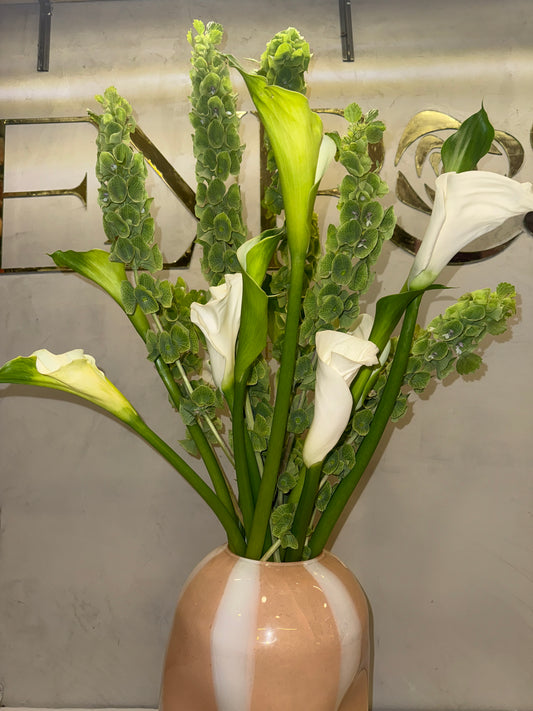 Arranjo Elegante com Flores Naturais e Vaso Exclusivo