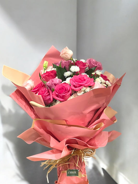 Buquê Rosa Elegante com Rosas, Lisianthus e Áster | ENROSE São Paulo