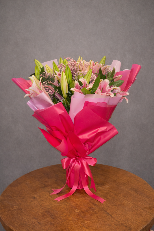 Buquê Grande de Lírios Rosas Premium