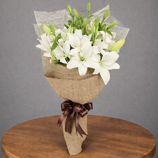Buquê de Lírios Brancos Clássico