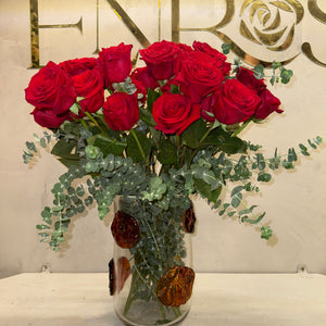 Arranjo Elegante com 75 Rosas Vermelhas e Vaso de Cristal