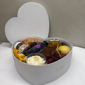 White Heart Breakfast Basket ENROSE