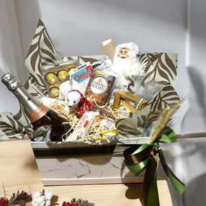 Cesta de Natal Elegante com Chocolates e Espumante