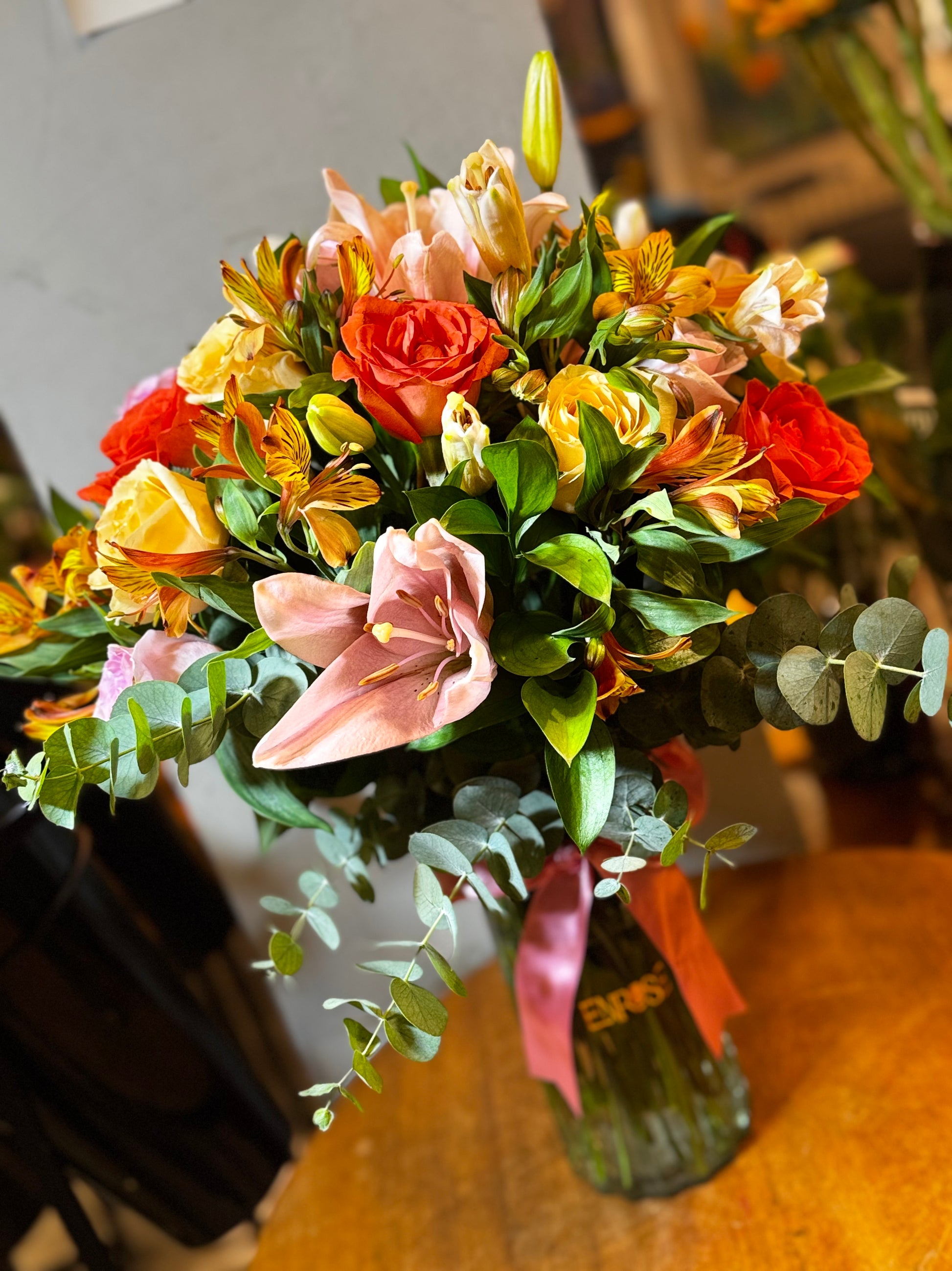 Arranjo Elegante de Flores Mistas