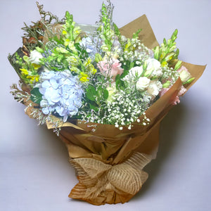 Buquê Mix de Flores: Encanto de Hortênsias e Flores Coloridas