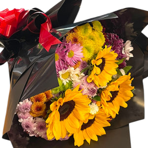 Buquê com Girassóis e Flores do Campo – Estilo Moderno