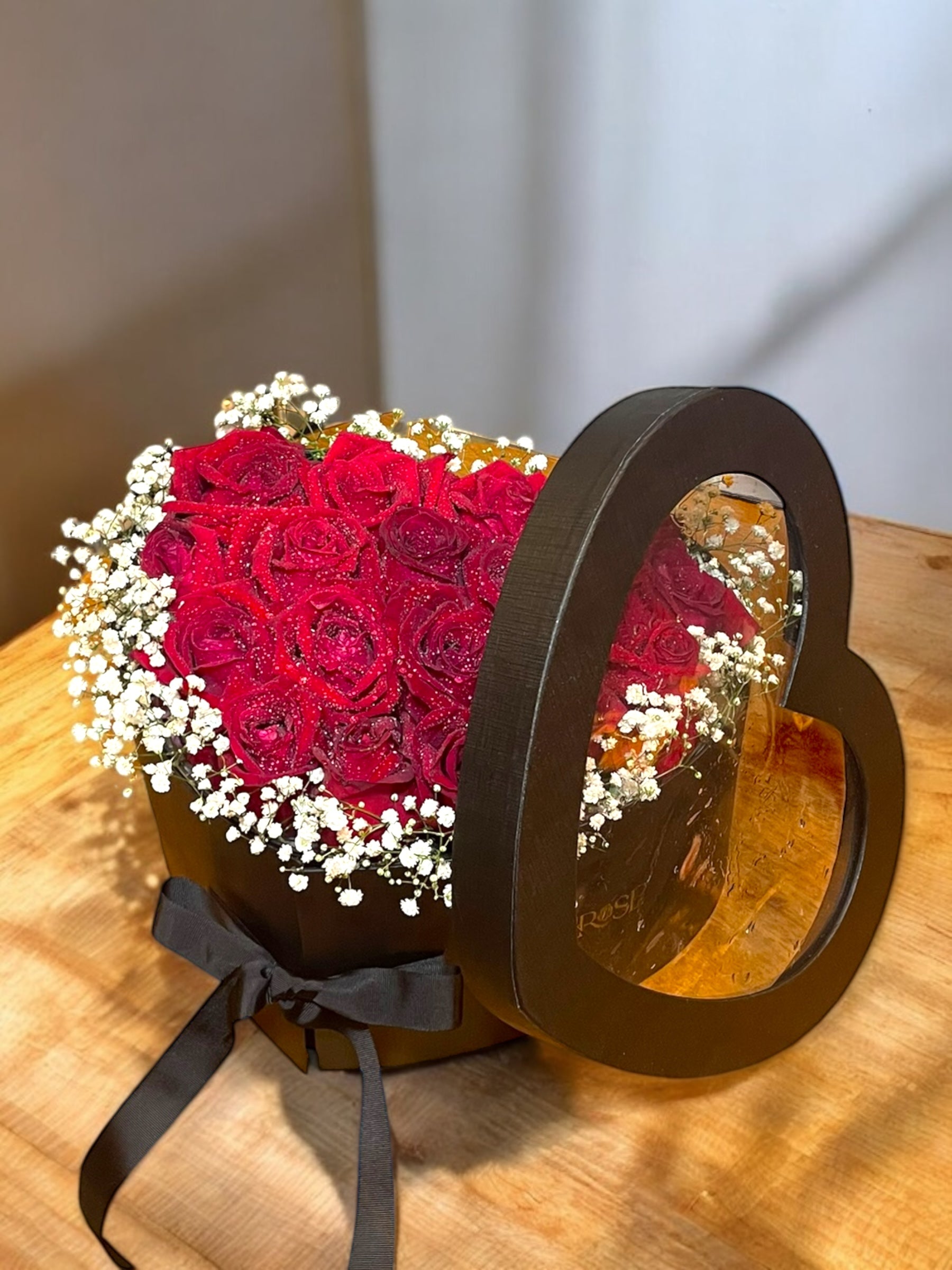 Caixa Coração Dupla com Rosas Vermelhas e Chocolates Lindt – Exclusiva ENROSE