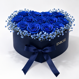 Coração Azul Luxo com Rosas Colombianas e Lindt – ENROSE