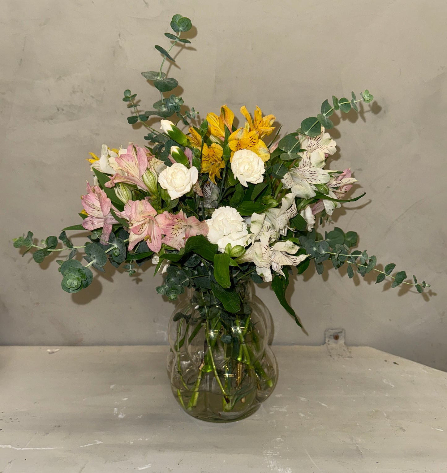 Arranjo Floral com Vaso de Vidro