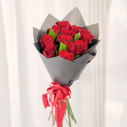 Buquê de 12 Rosas Vermelhas