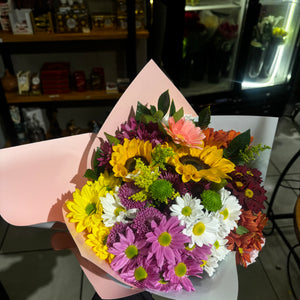 Buquê com Girassóis e Flores do Campo – Estilo Moderno