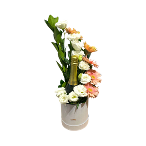 Arranjo de Flores com Champagne - Um Toque de Elegância e Sofisticação