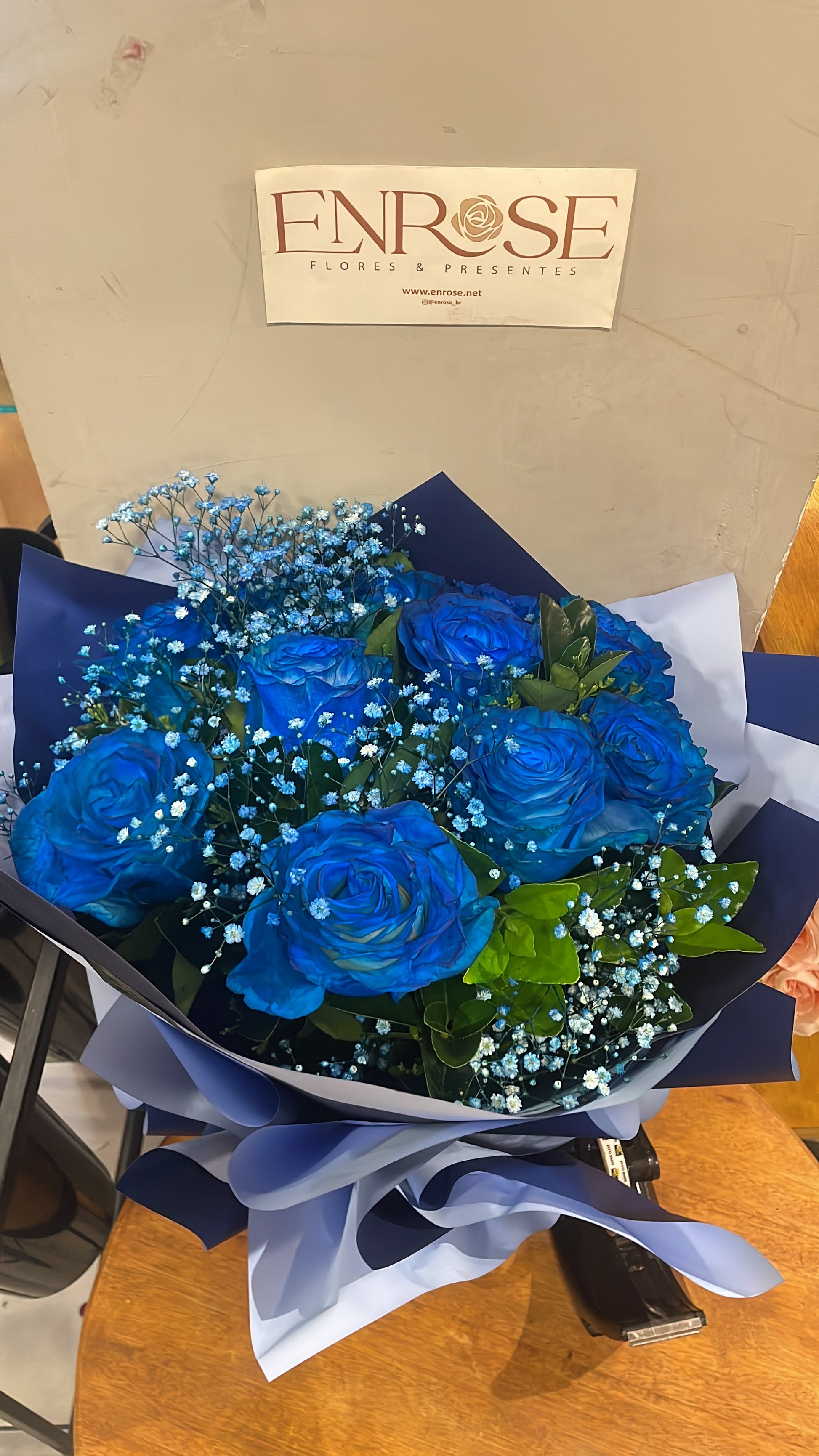 Buquê de 12 Rosas colombianas Azuis Naturais -Presente Sofisticado e Exclusivo em São Paulo