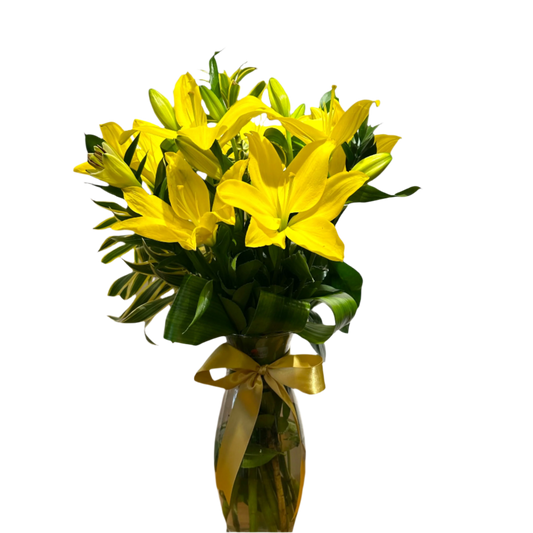 Arranjo de Lírios Amarelos - Brilho e Sofisticação em Vaso de Vidro