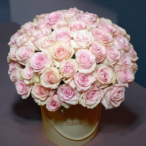 Luxuoso Arranjo de Rosas Rosadas em Caixa Exclusiva ENROSE