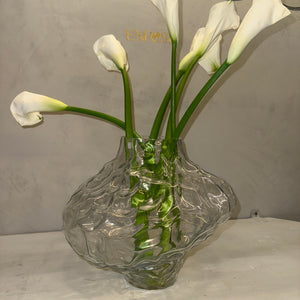 Arranjo de Boca de Leite com vaso de cristal exclusivo