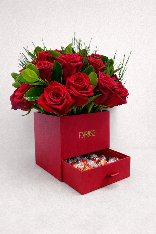 Caixa Luxo com 20 Rosas Vermelhas e Chocolates