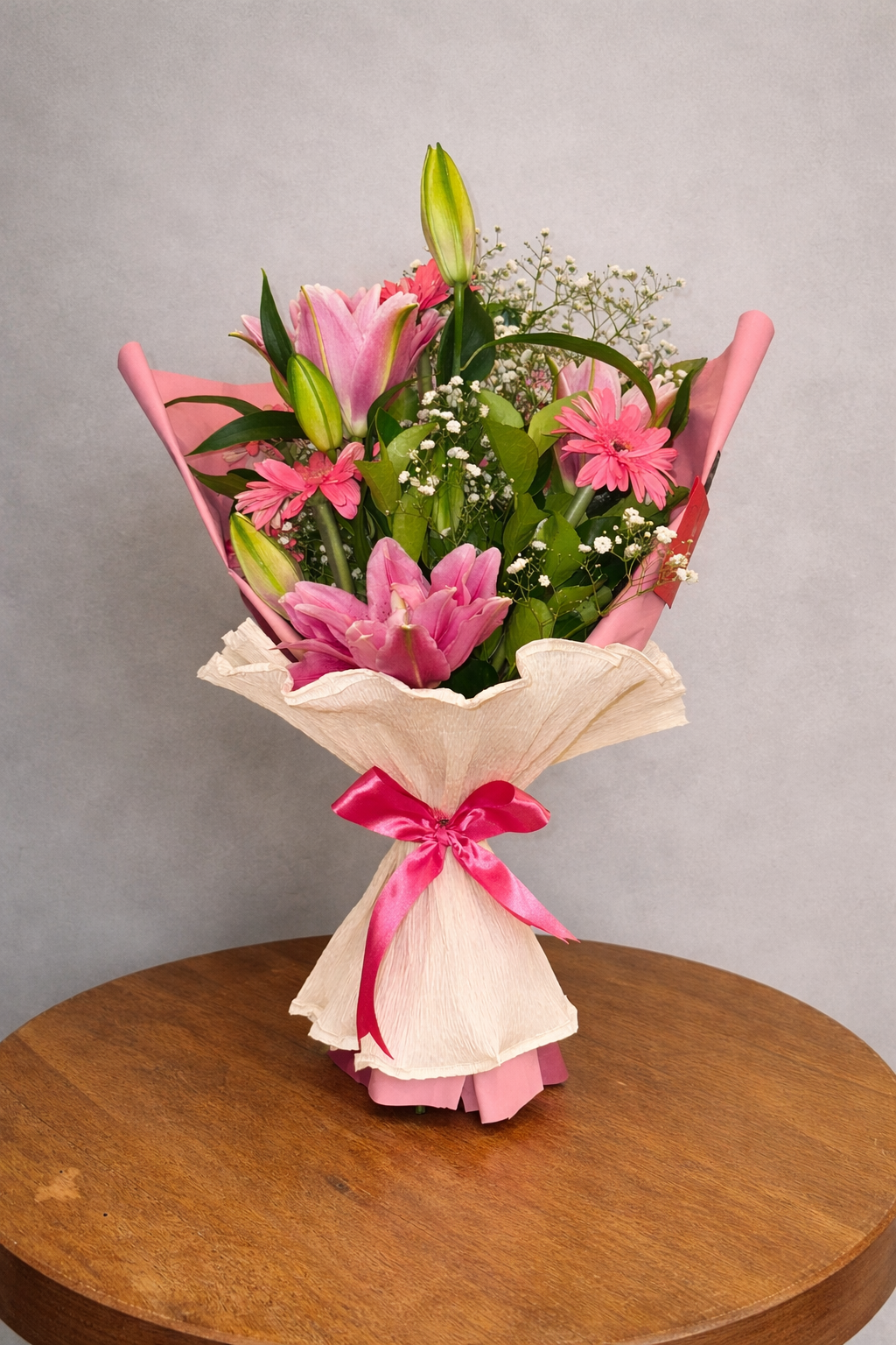 Buquê de Lírios e Gérberas - Beleza Delicada para Qualquer Ocasião