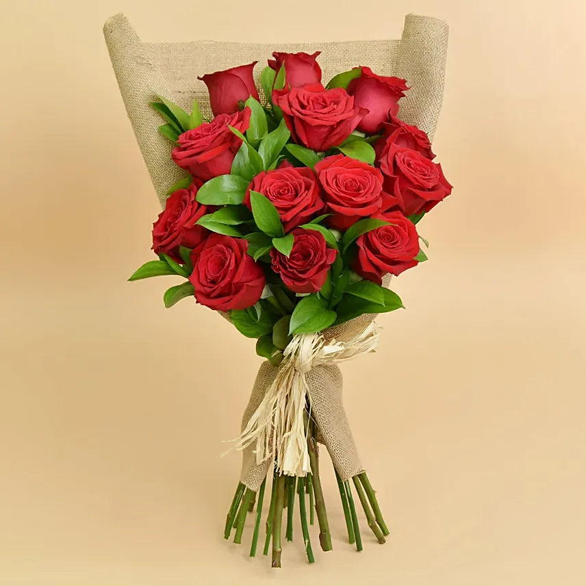 Buquê de 12 Rosas Vermelhas Colombianas - Beleza e Romance – enrose ltda